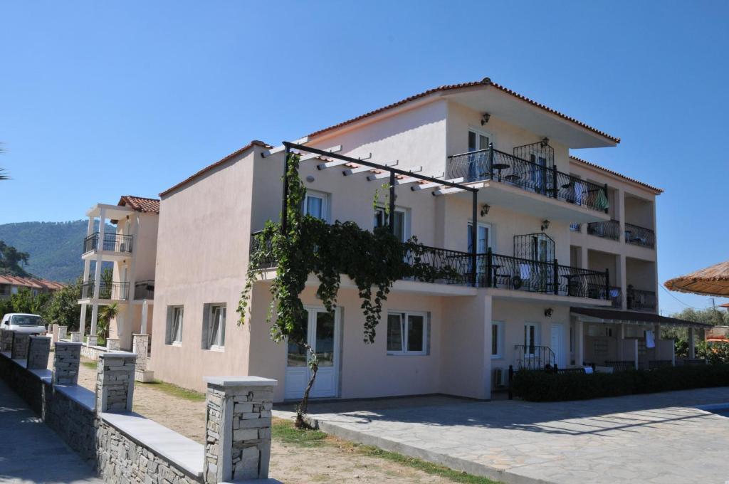 Aparthotel Sunrise Beach Skala Rachoni  Exterior foto